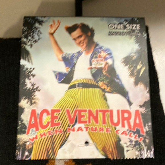 Ace Ventura Pet Detective Jim Carrey Black Socks - Picture 2 of 4